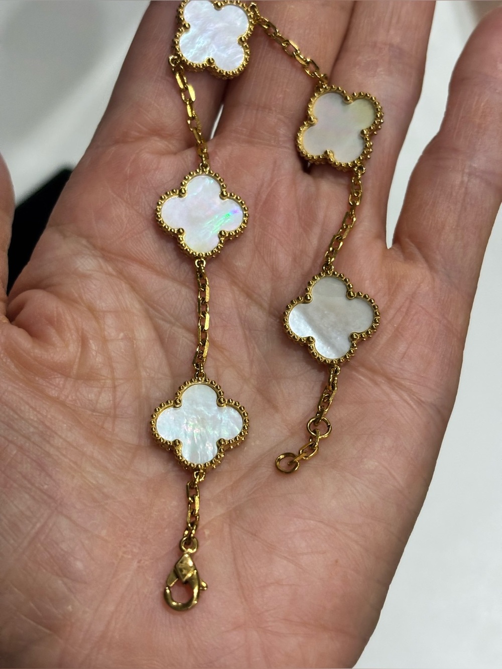 Gold Plated and 5 White Mother Of Pearl Clover Link Bracelet - Women Jewelry - Picture 3 of 5